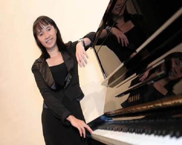 Get in to learn the piano lessons Singapore taught by professionals