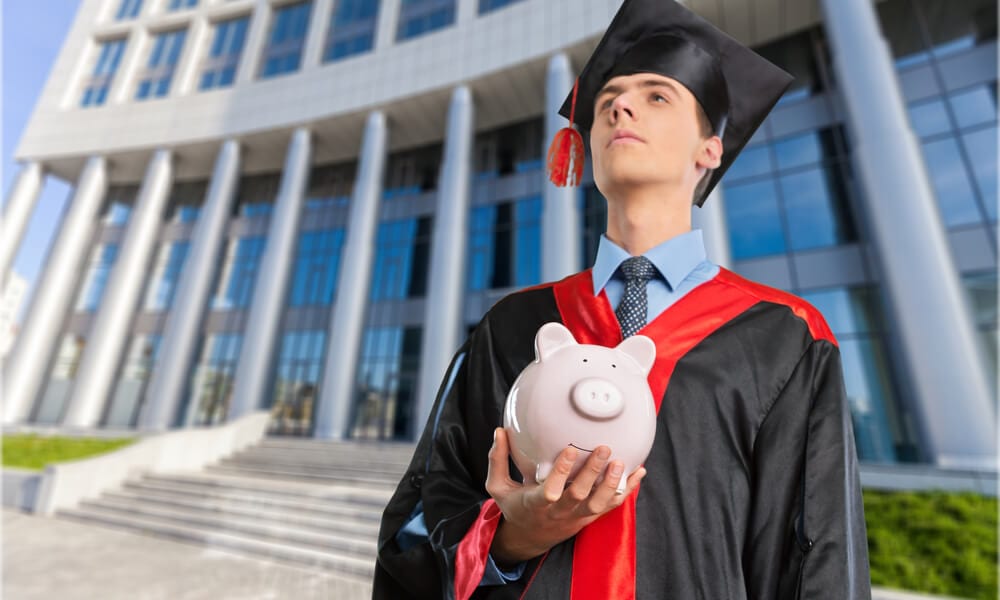 How to Use Banking to Benefit Your Student Loans