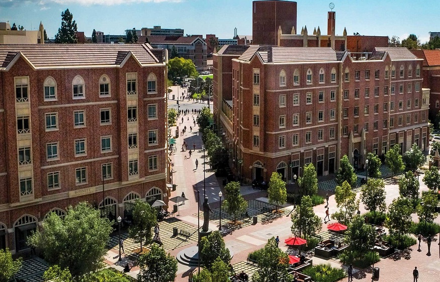 ON CAMPUS VS OFF CAMPUS LIVING IN USC: WHICH IS BEST?